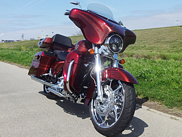 CVO Road King 02
